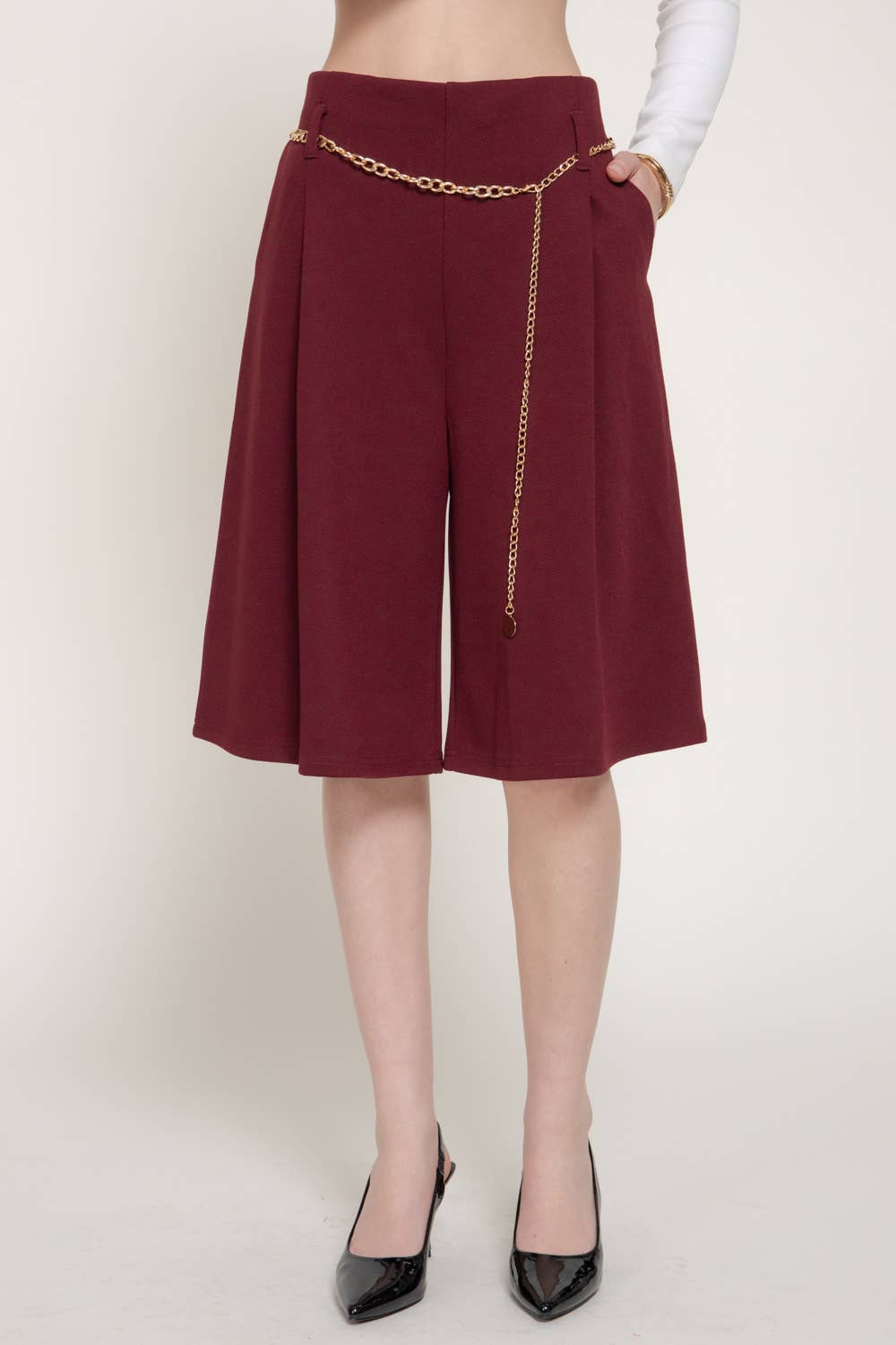High Waist Knit Short with Chain Belt